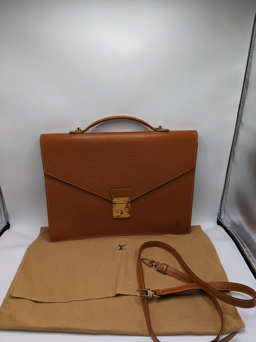 Louis Vuitton Tan Epi Leather Briefcase with Gold Hardware